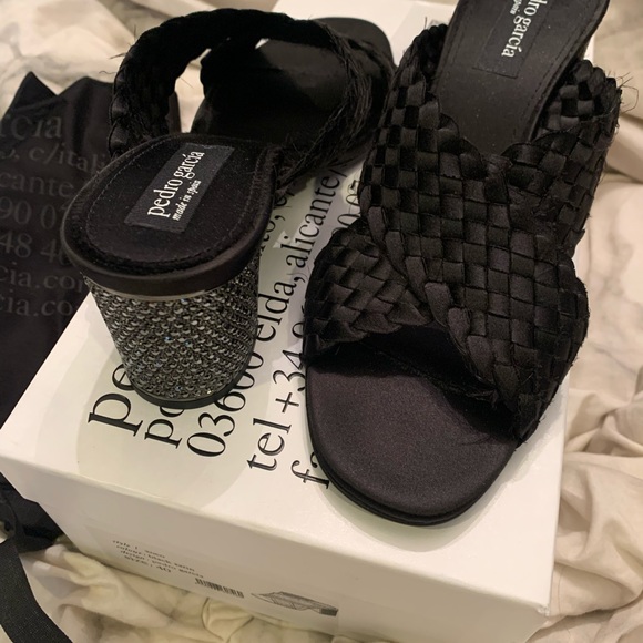 NWB Pedro Garcia Xoco Satin Swarovski Crystal Block Heel Sandal - Picture 3 of 11